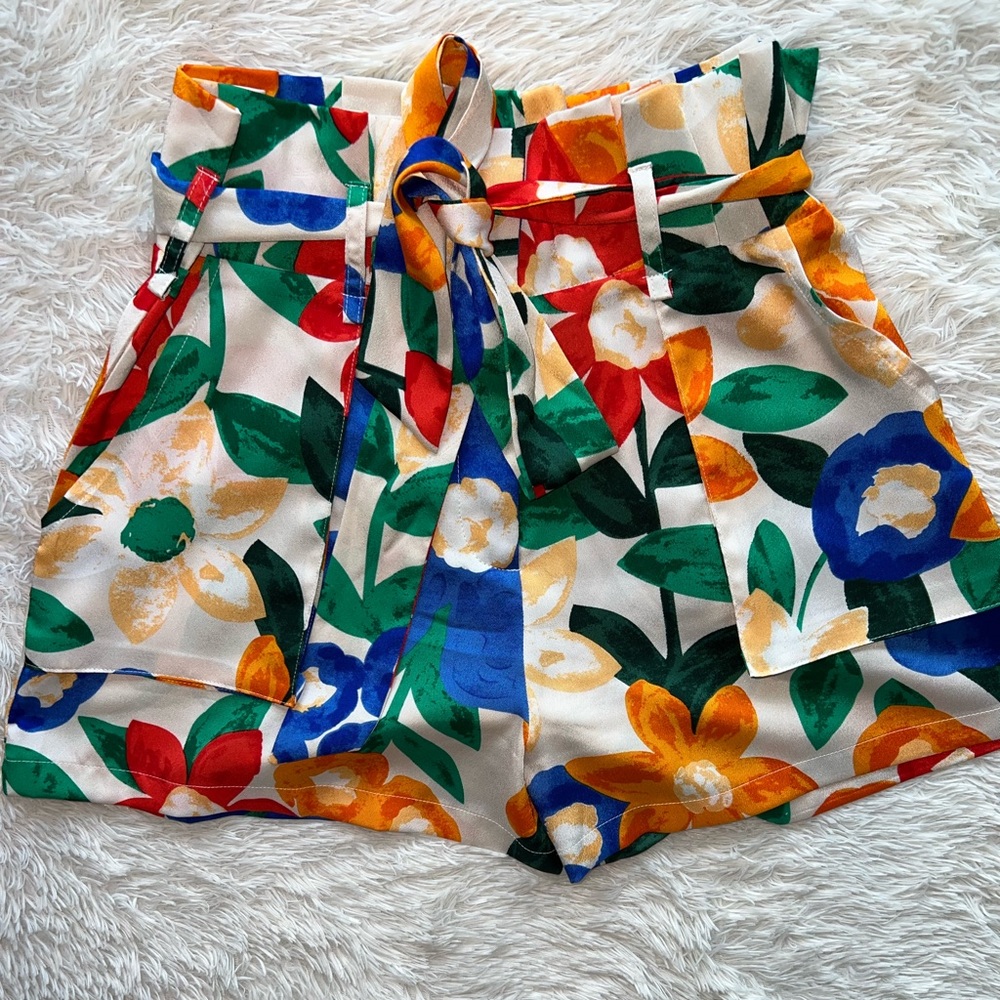 Colorful floral wrap shorts size  M